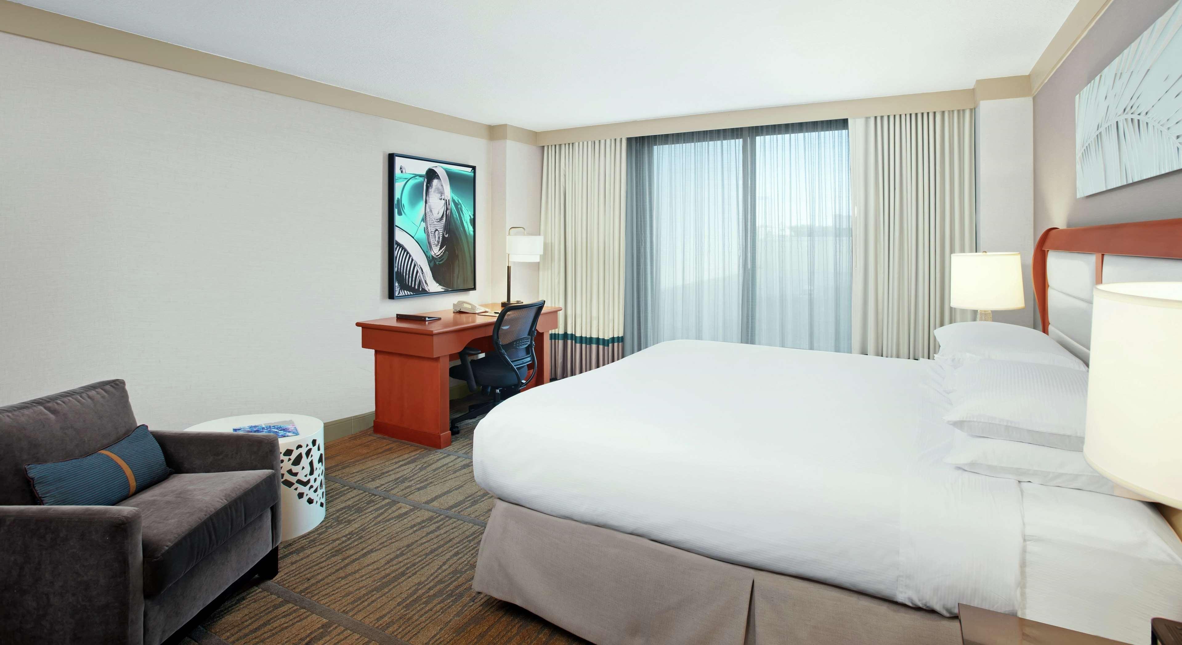 Doubletree By Hilton Hotel Miami Airport & Convention Center Екстер'єр фото