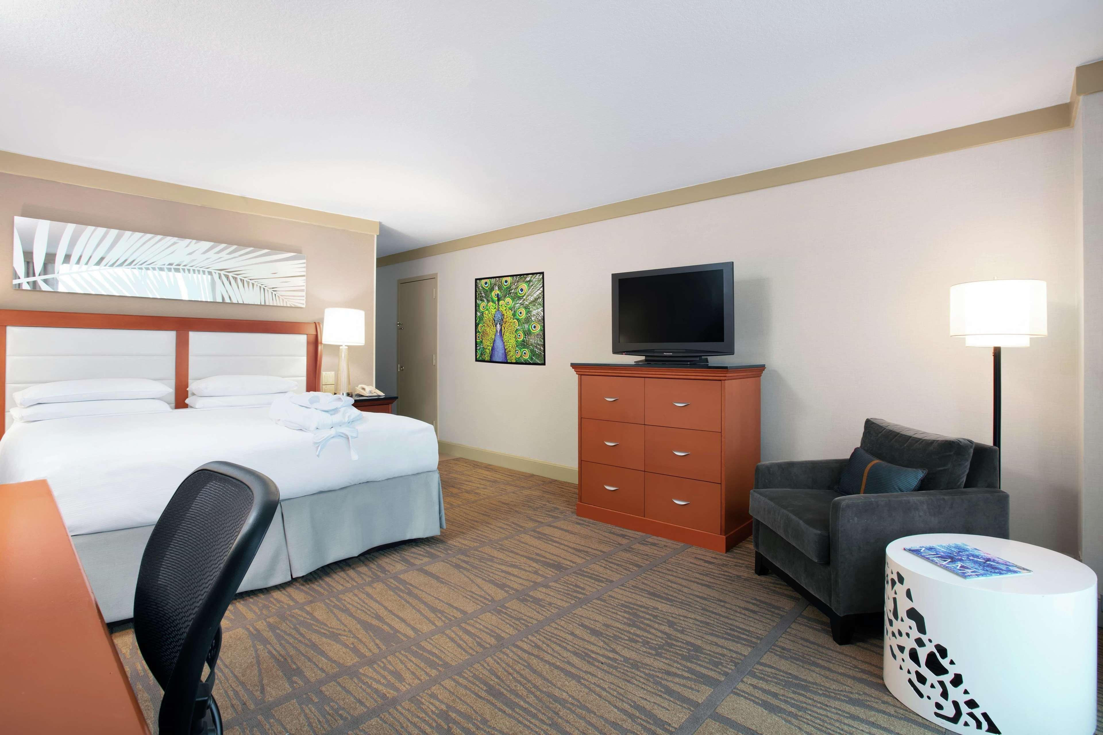 Doubletree By Hilton Hotel Miami Airport & Convention Center Miami Springs Екстер'єр фото