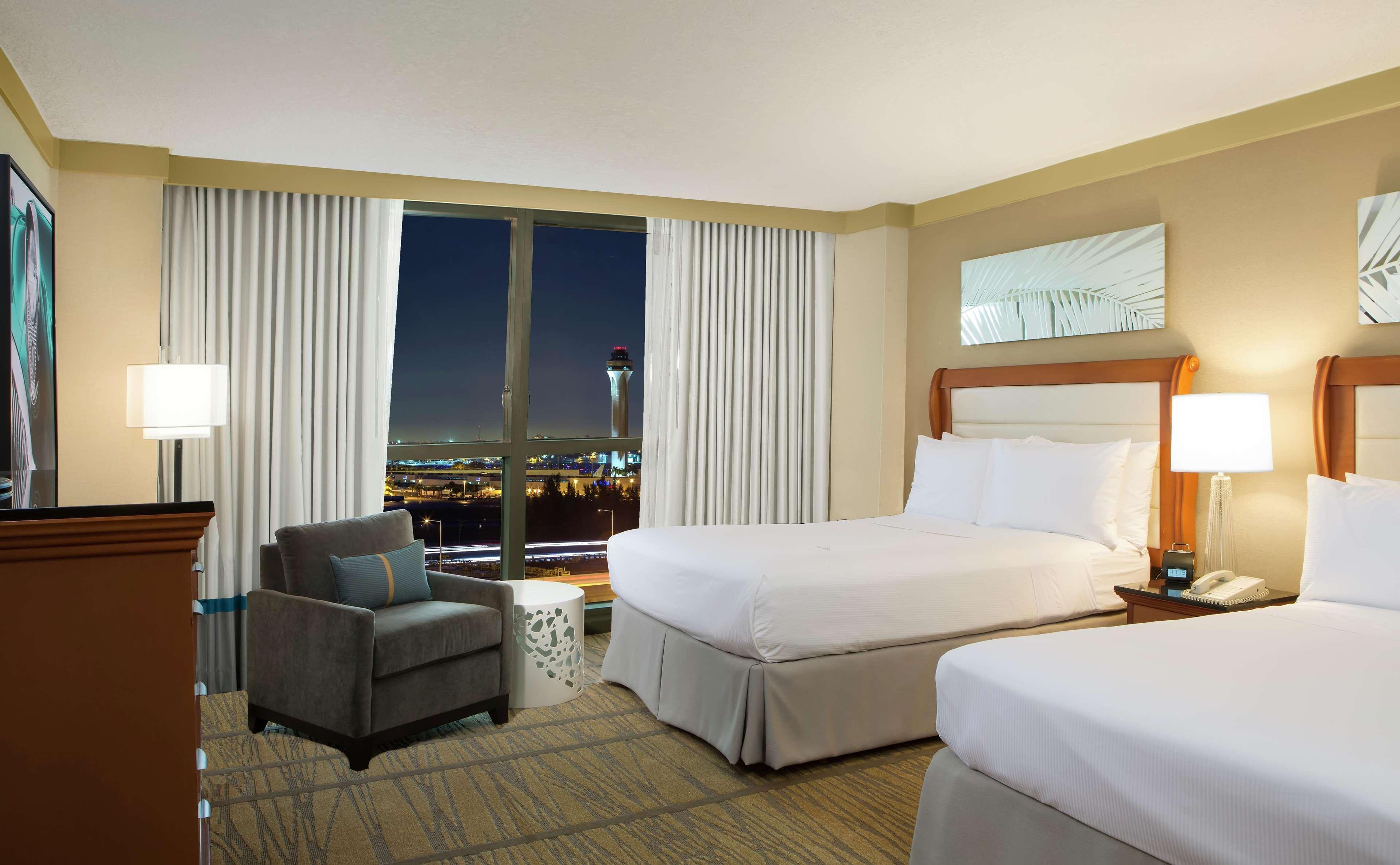 Doubletree By Hilton Hotel Miami Airport & Convention Center Miami Springs Екстер'єр фото