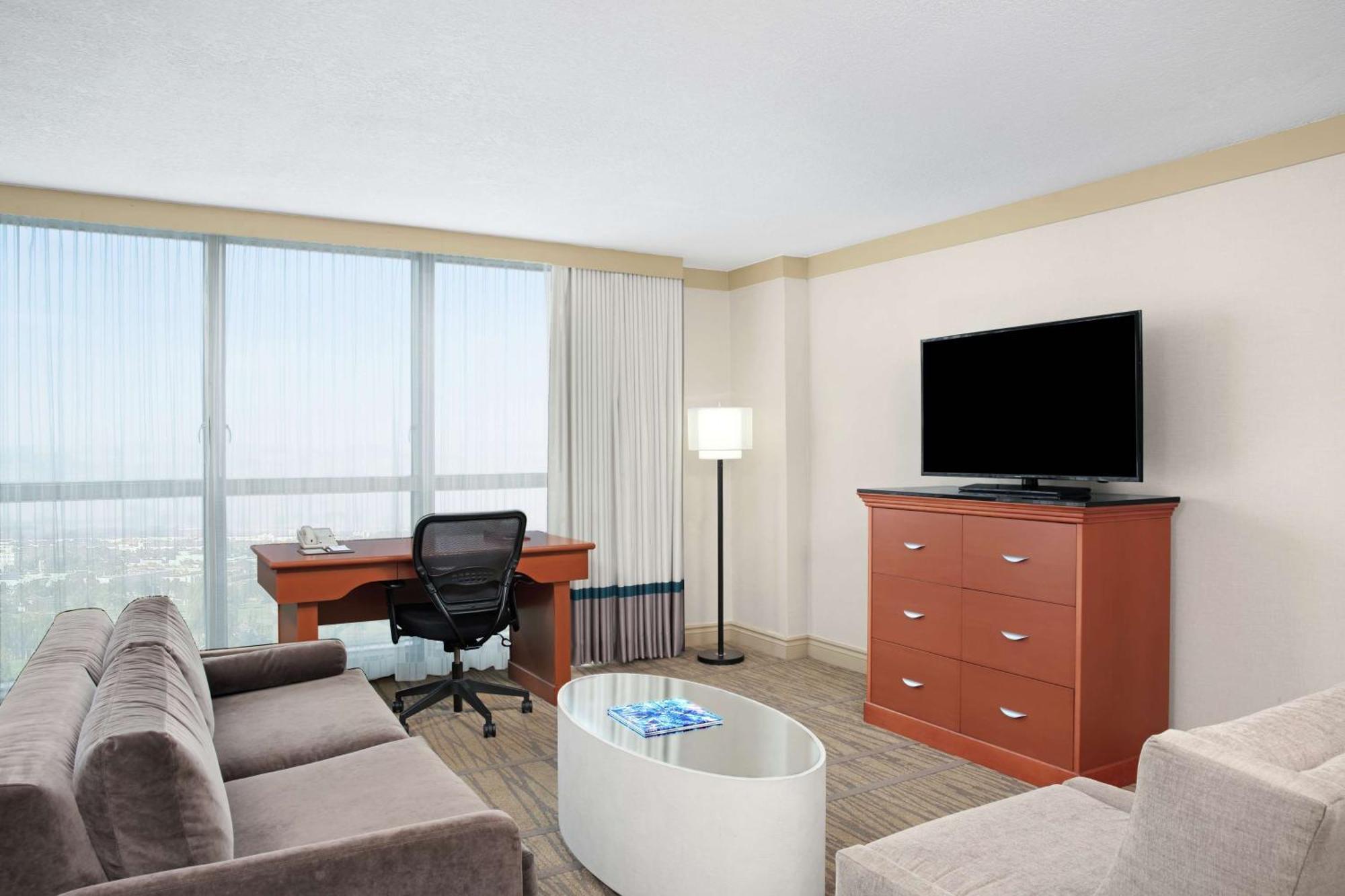 Doubletree By Hilton Hotel Miami Airport & Convention Center Екстер'єр фото