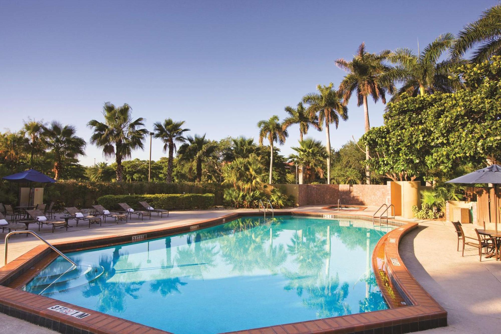 Doubletree By Hilton Hotel Miami Airport & Convention Center Miami Springs Екстер'єр фото